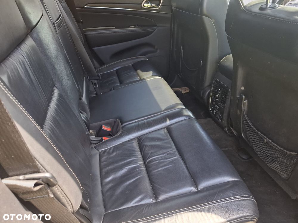 Jeep Grand Cherokee - 16