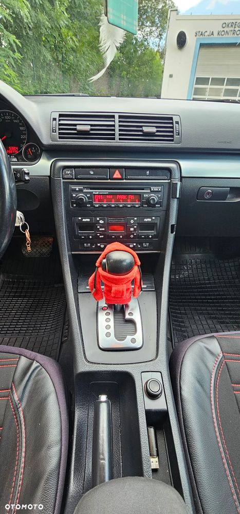 Audi A4 Limousine - 8