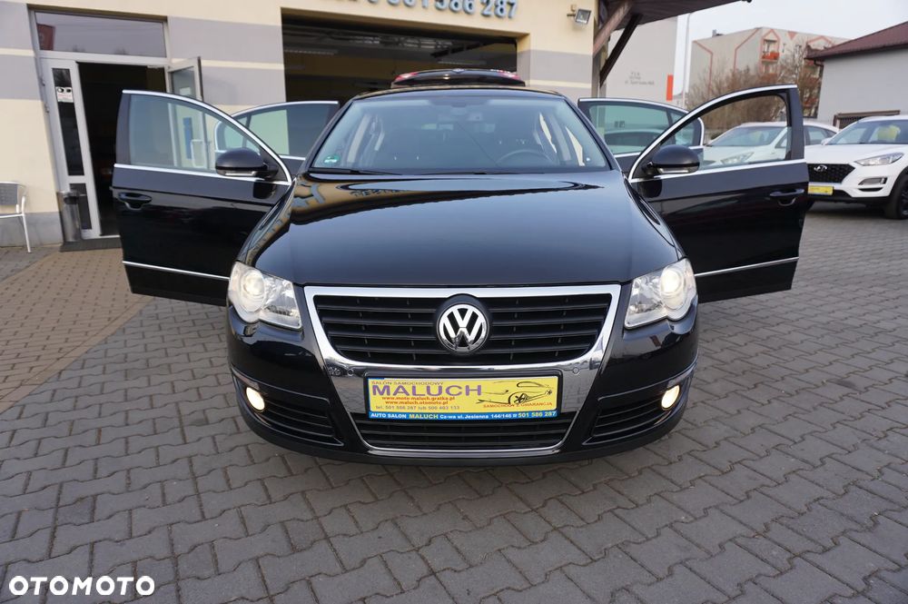 Volkswagen Passat 1.6 Comfortline Family - 15