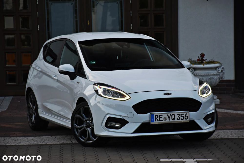 Ford Fiesta 2018 photo 2