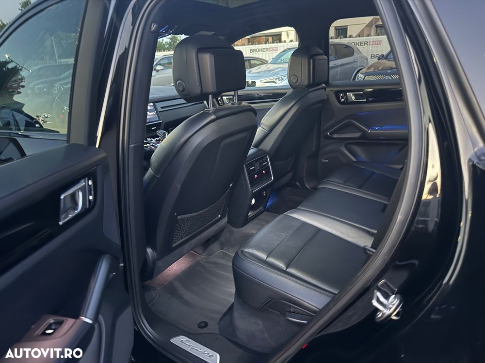 Porsche Cayenne - 14