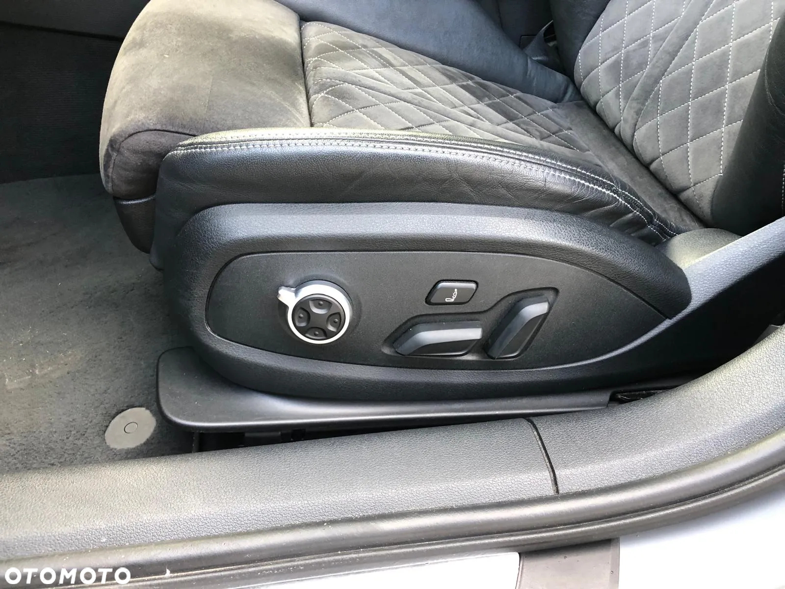 Audi RS4 2.9 TFSI Quattro Tiptr - 11