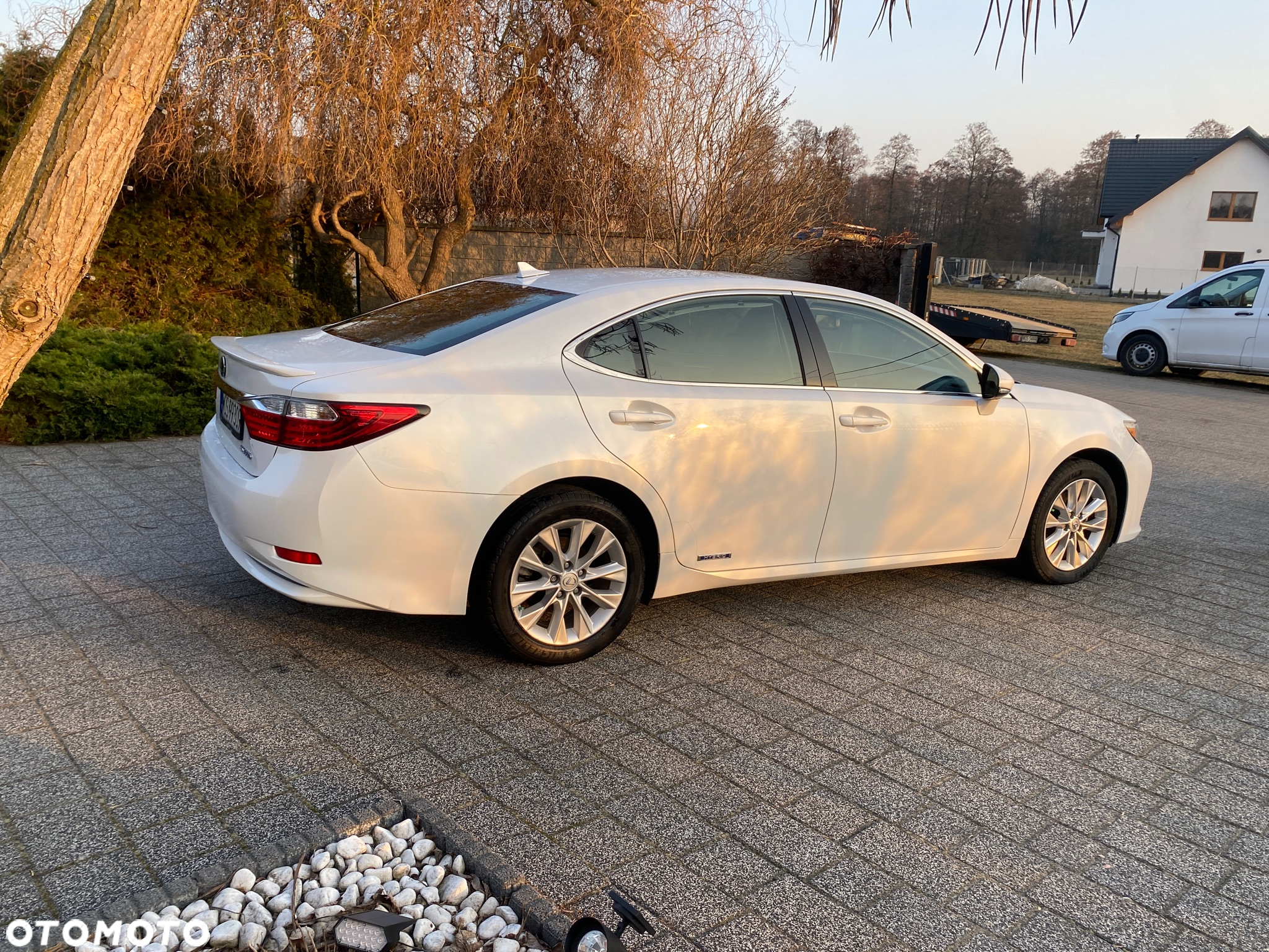 Lexus ES 300h Prestige - 8