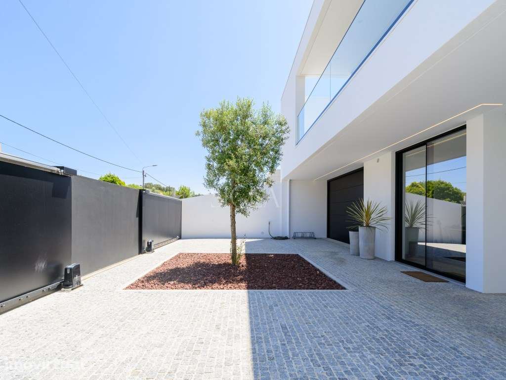 Moradia T3+1 na Praia da Madalena - Grande imagem: 3/46