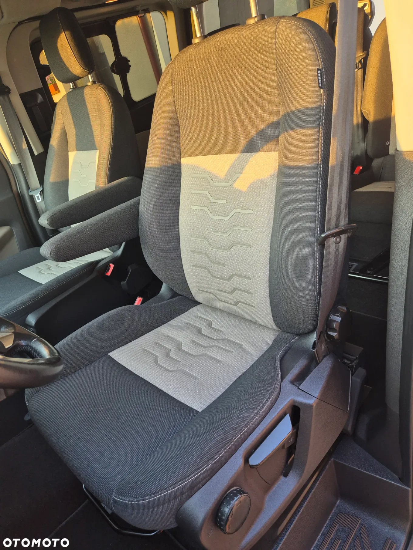 Ford Tourneo Custom - 16