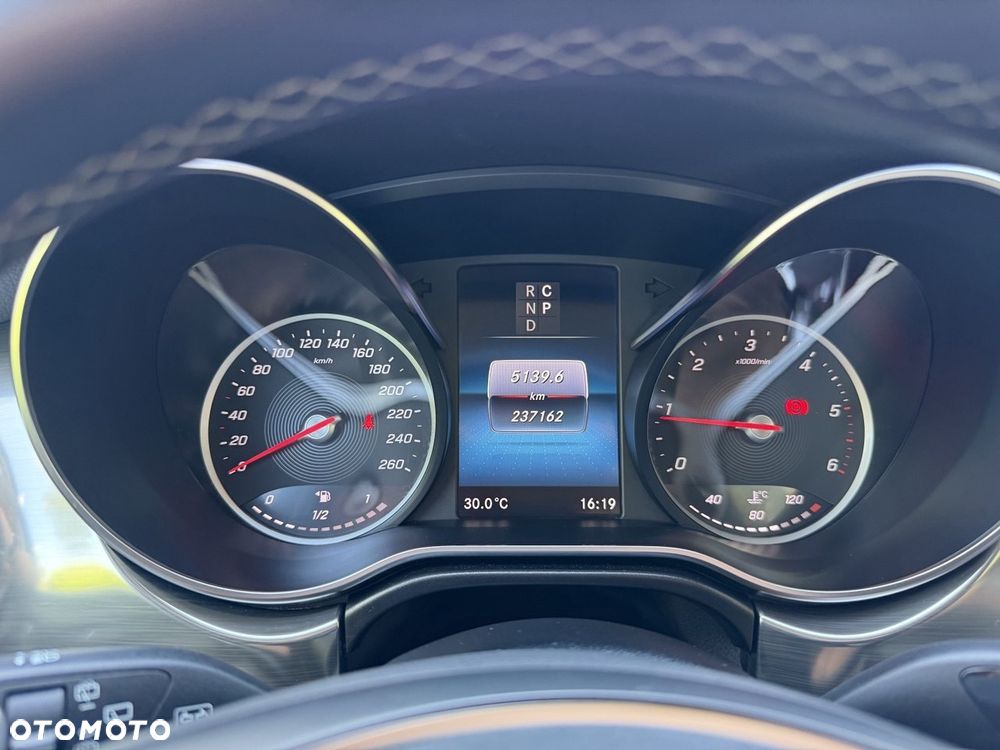 Mercedes-Benz Klasa V 300 d Exclusive 9G-Tronic (d³ugi) - 11