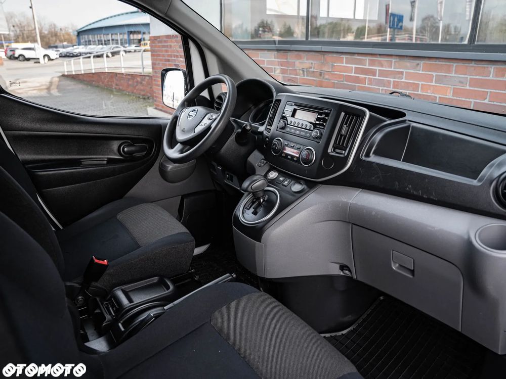 Nissan e-NV200 - 17