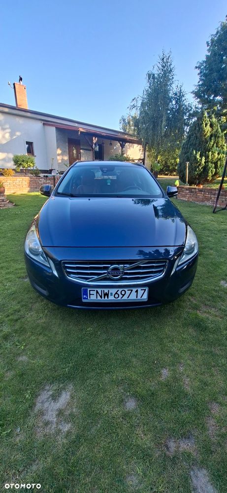 Volvo V60 D2 Momentum - 2