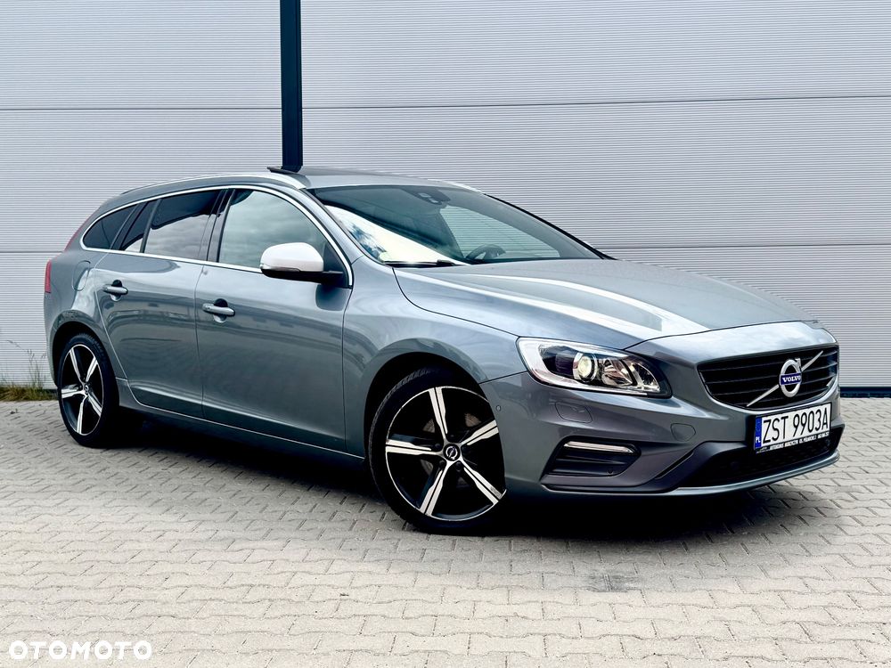 Volvo V60 D4 Geartronic R-Design - 10