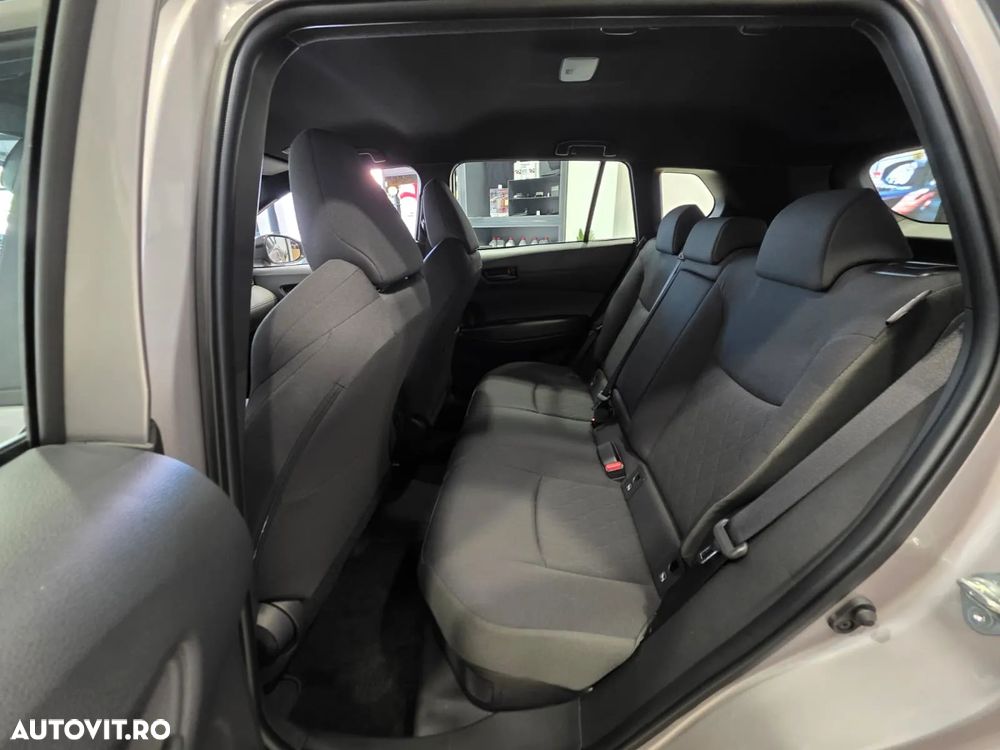 Toyota Corolla Cross - 12