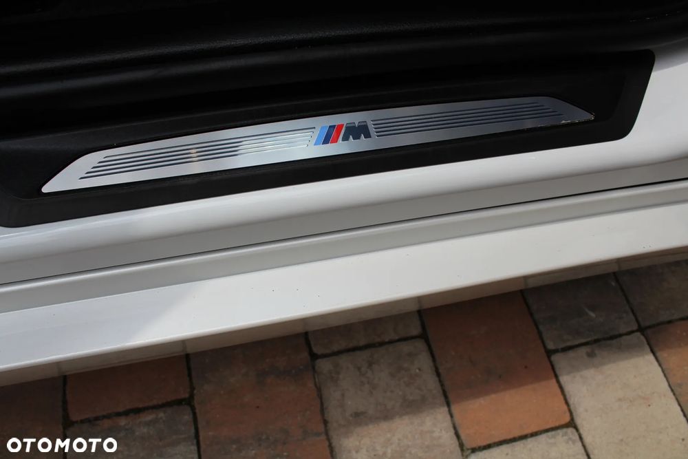 BMW X1 xDrive20i M Sport - 12