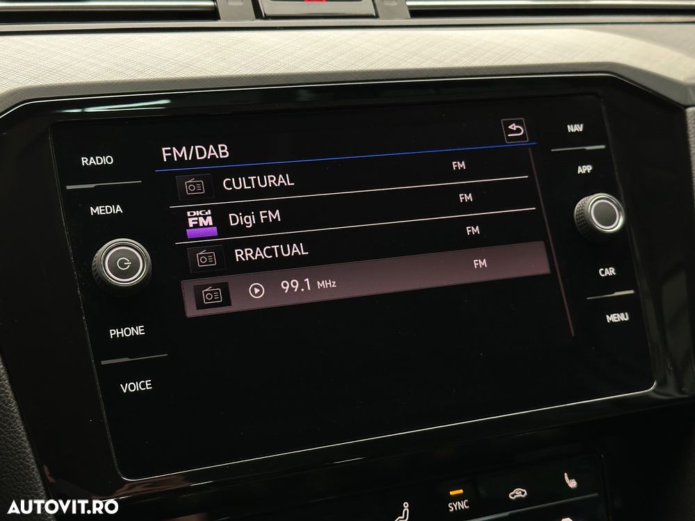 Volkswagen Passat - 18