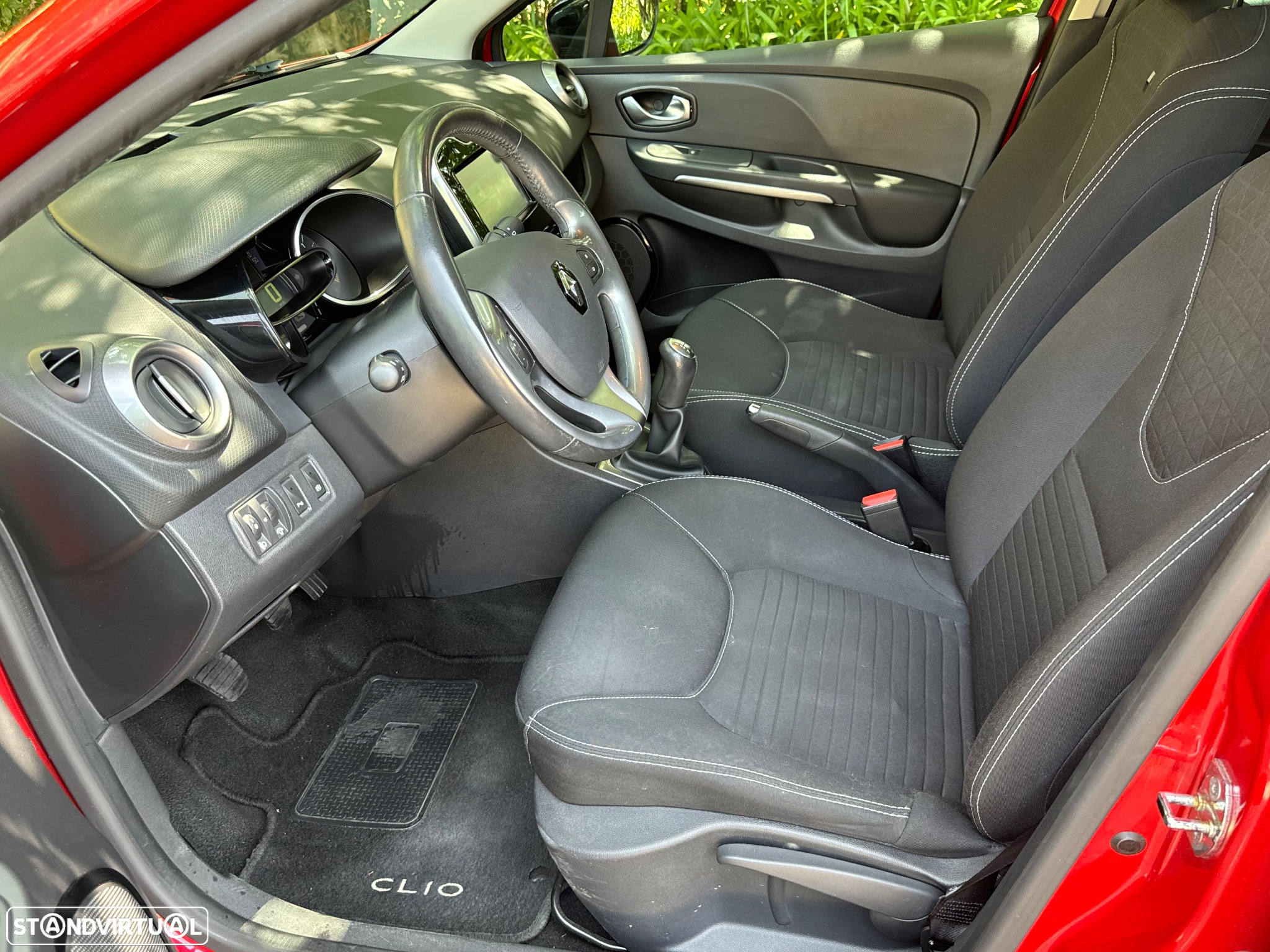 Renault Clio 0.9 TCE Limited - 10