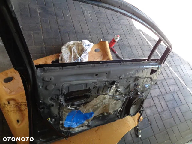 DRZWI LEWY PRZÓD TOYOTA AVENSIS T27 09-20 1H2 - 4