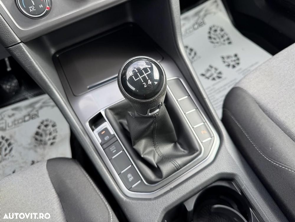 Volkswagen Golf Sportsvan - 15