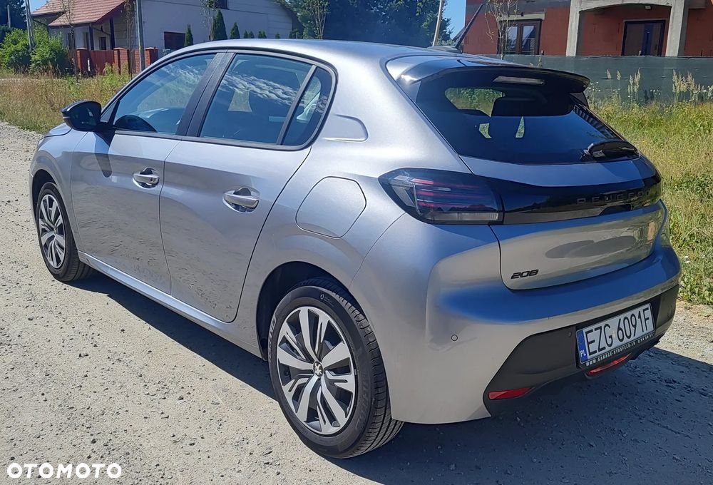 Peugeot 208 - 5