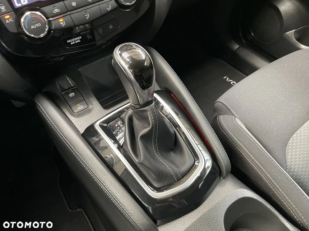 Nissan Qashqai 1.3 DIG-T N-Connecta DCT - 15