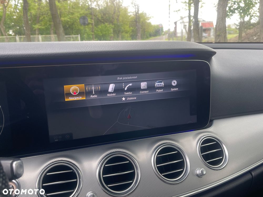 Mercedes-Benz Klasa E 220 d 9G-TRONIC - 26