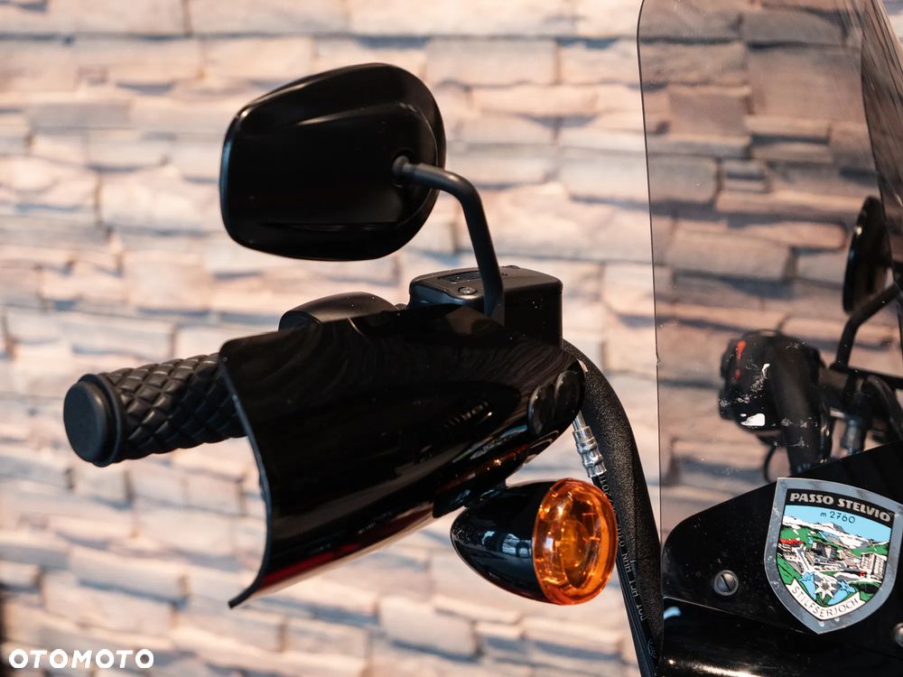 Harley-Davidson Softail Street Bob - 15