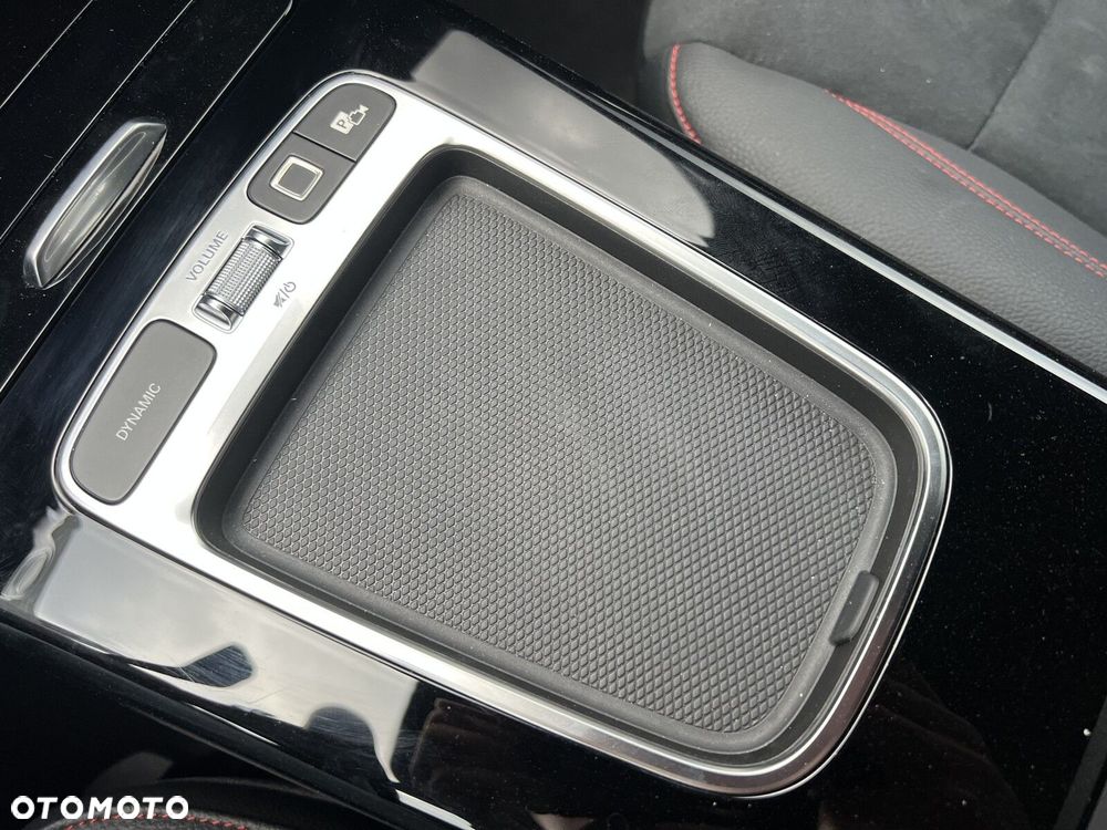 Mercedes-Benz CLA - 24