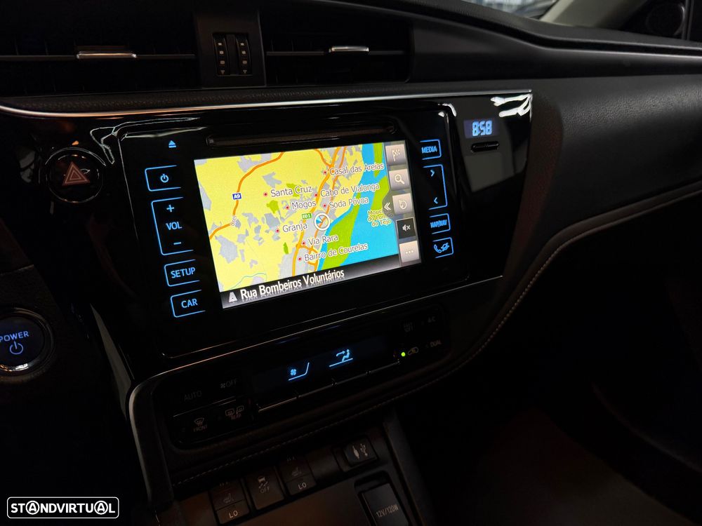 Toyota Auris Touring Sports 1.8 HSD Sport+Skyview +Navi - 19
