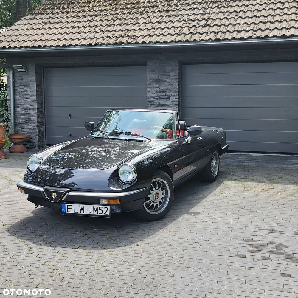 Alfa Romeo Spider - 1