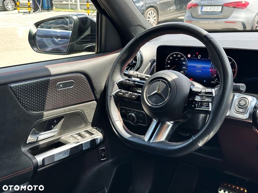 Mercedes-Benz GLB - 17