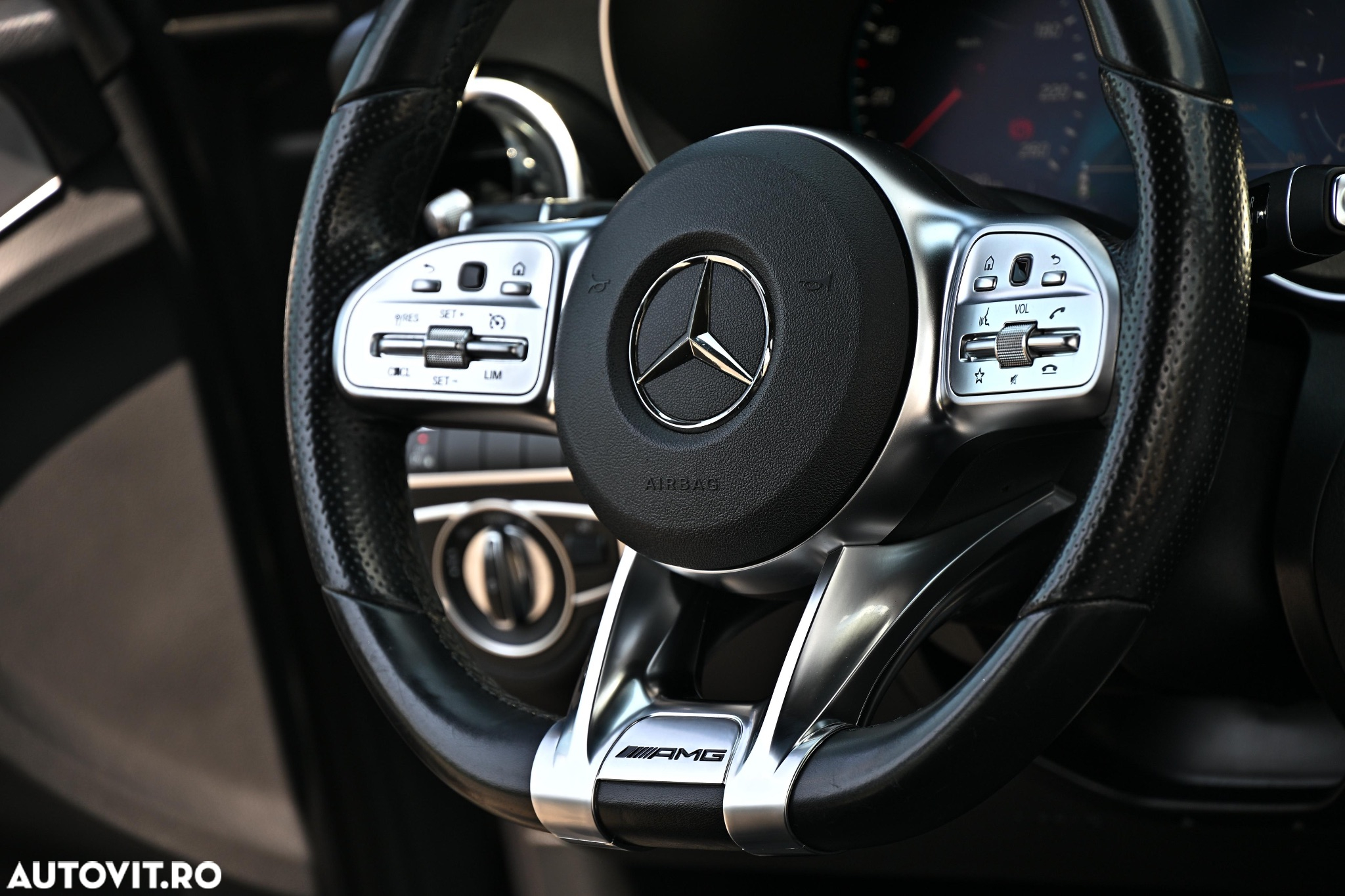Mercedes-Benz C 220 d T 9G-TRONIC AMG Line - 9