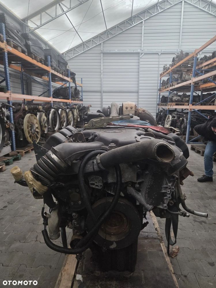 SILNIK MERCEDES ACTROS  OM501 V6 - 10