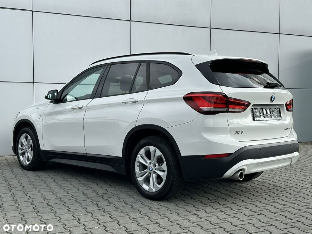 BMW X1 xDrive25e Advantage - 11