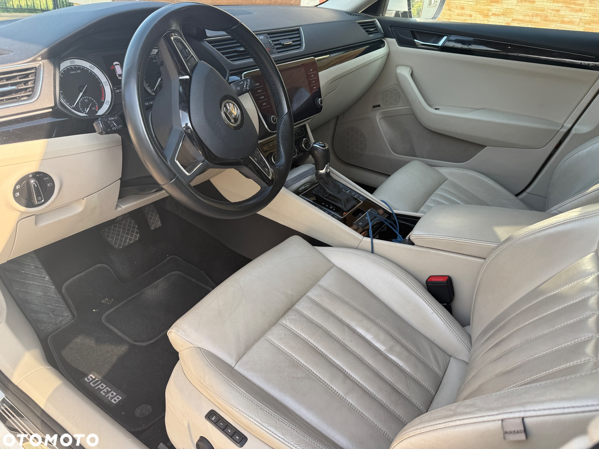 Skoda Superb 2.0 TDI L&K DSG - 3