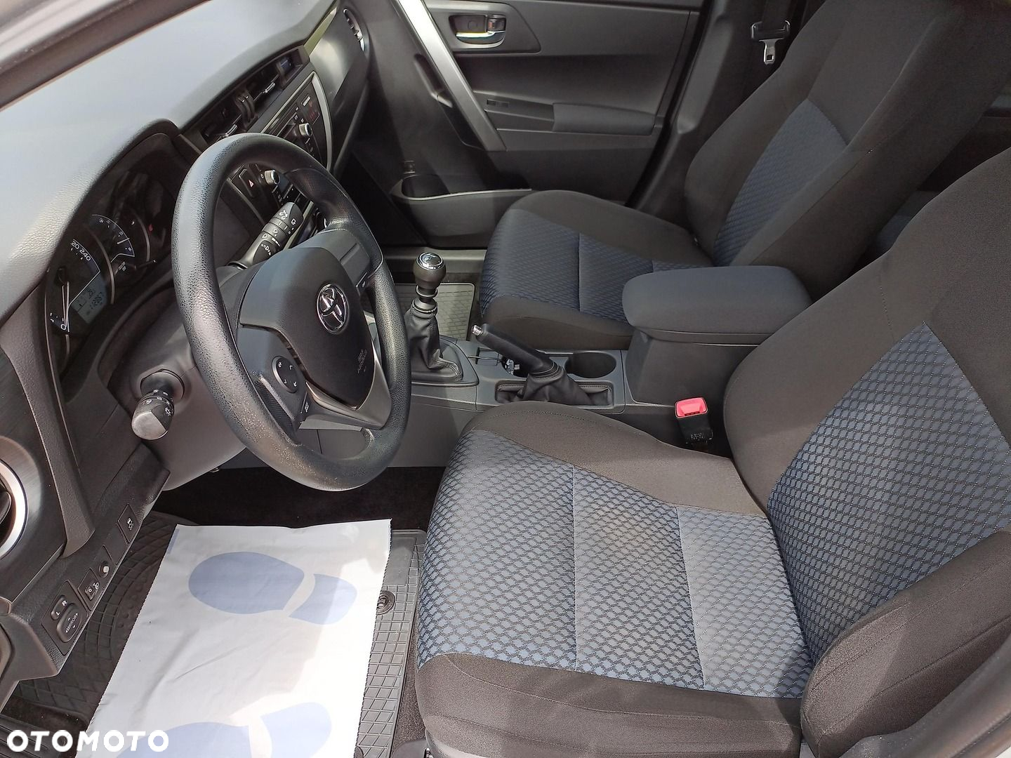 Toyota Auris 1.33 VVT-i Active - 11