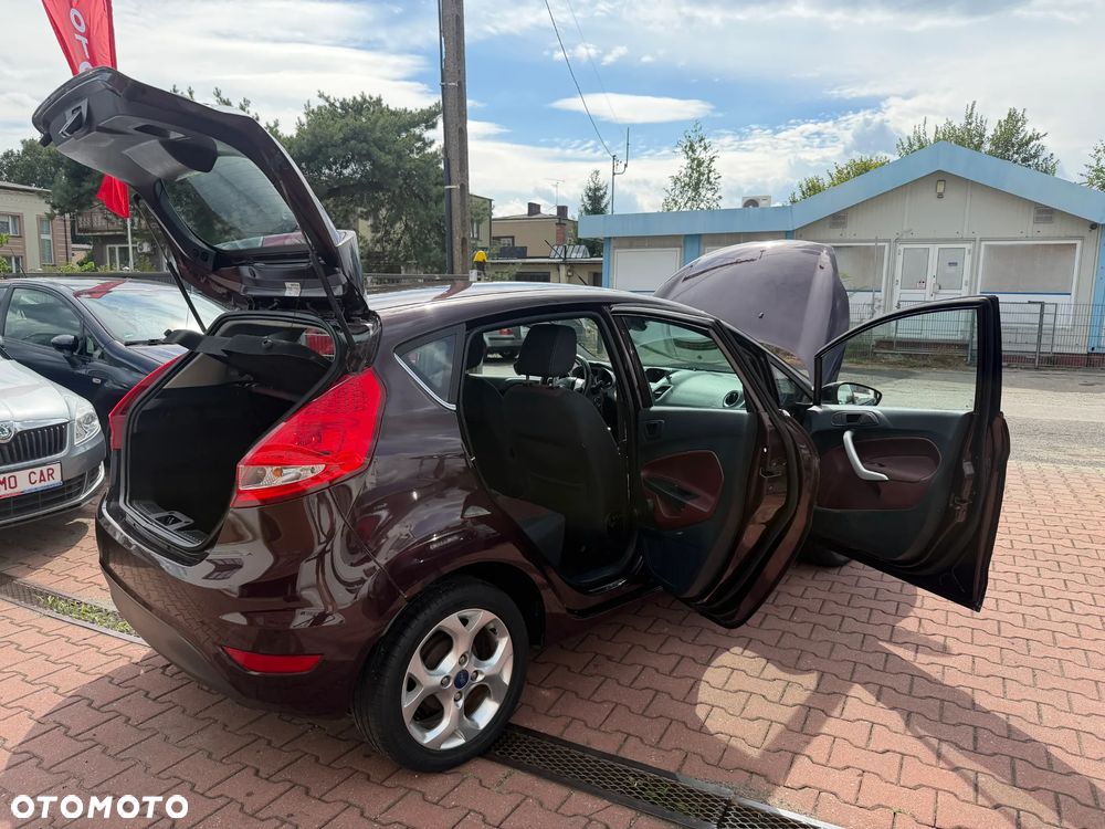 Ford Fiesta 1.4 Champions Edition - 32