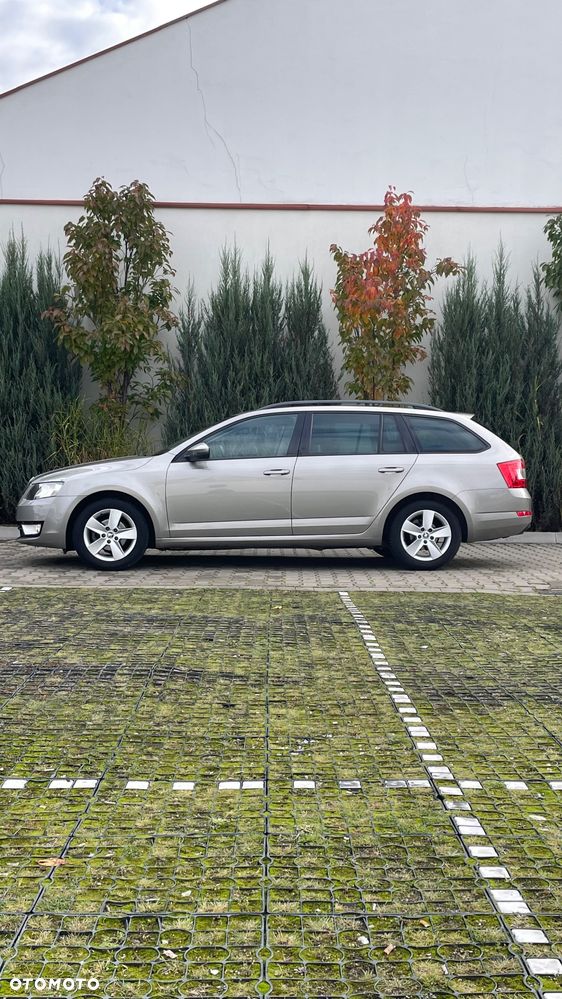 Skoda Octavia 1.6 TDI Ambition - 11
