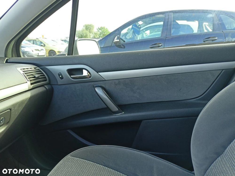 Peugeot 407 - 13