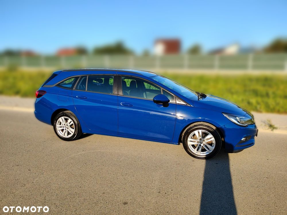 Opel Astra 1.0 T Essentia S&S - 23