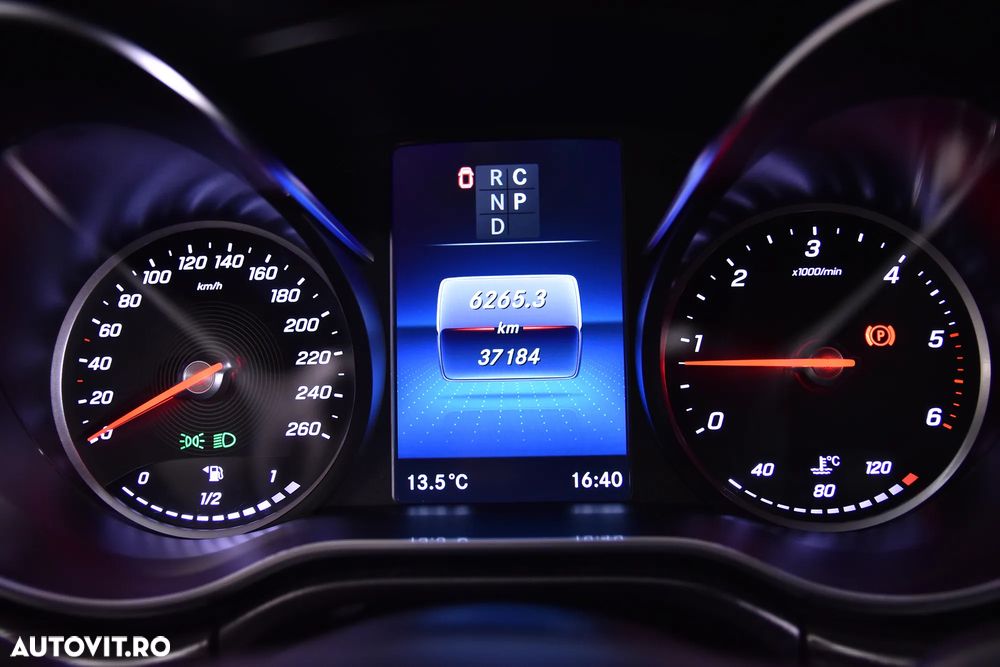 Mercedes-Benz V - 10