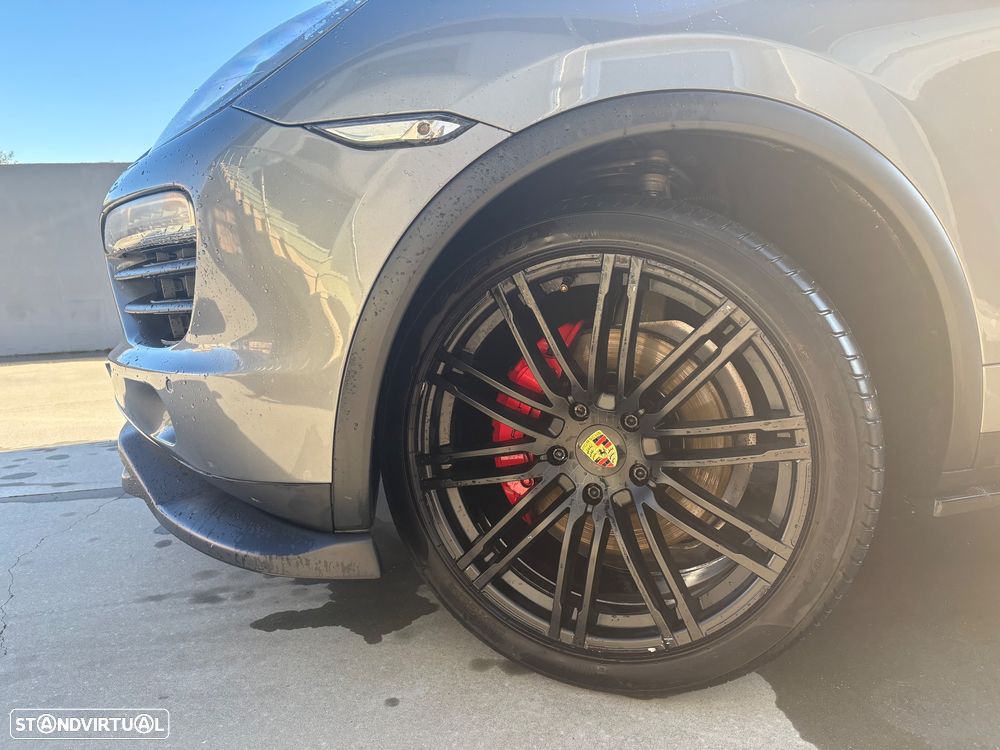 Porsche Cayenne S - 18