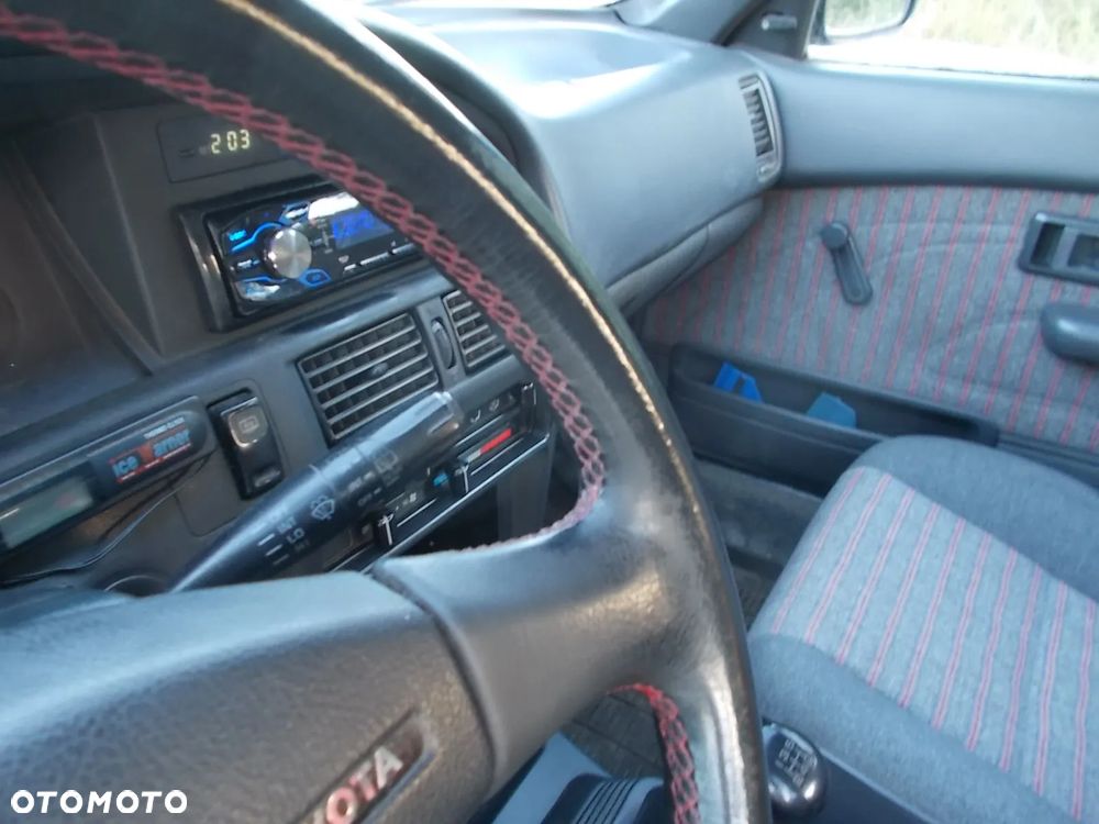 Toyota Corolla - 25