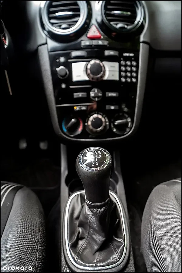 Opel Corsa - 25