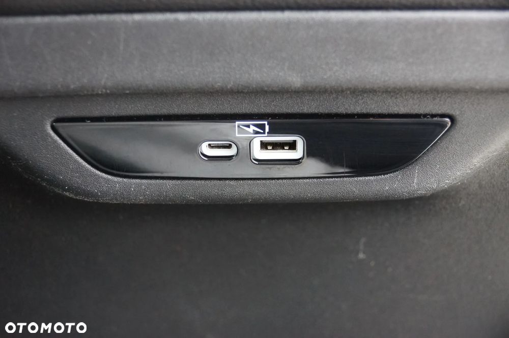 Chrysler Pacifica - 32