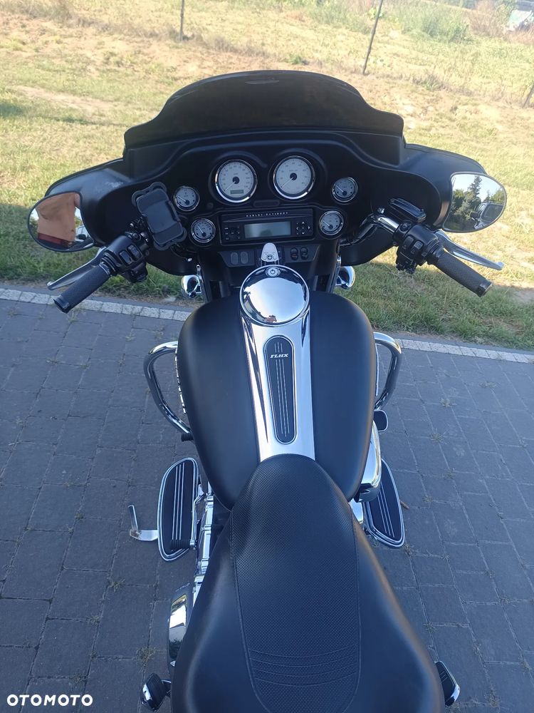 Harley-Davidson Touring Street Glide - 2