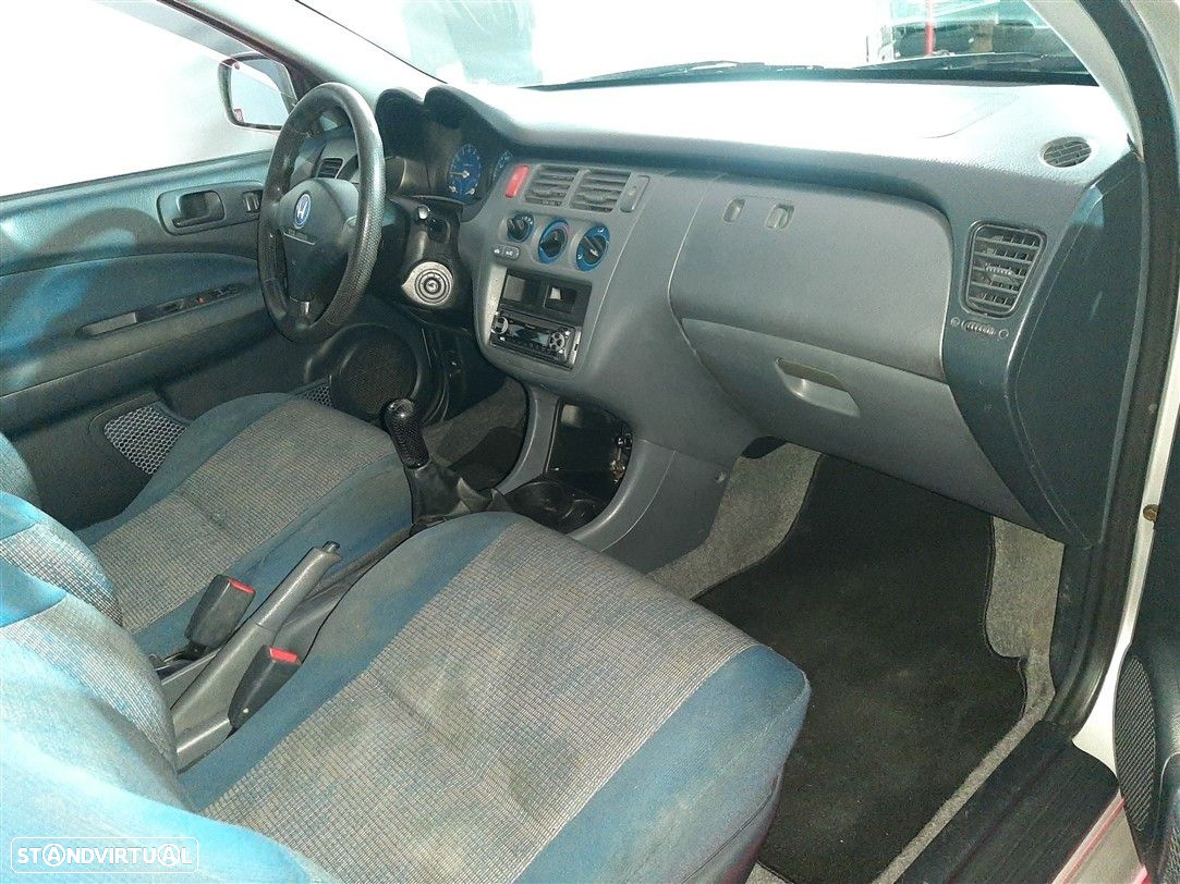 Honda HR-V 1.6 LS - 13