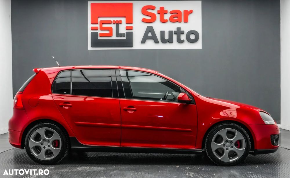 Volkswagen Golf 2.0 FSI GTI - 11