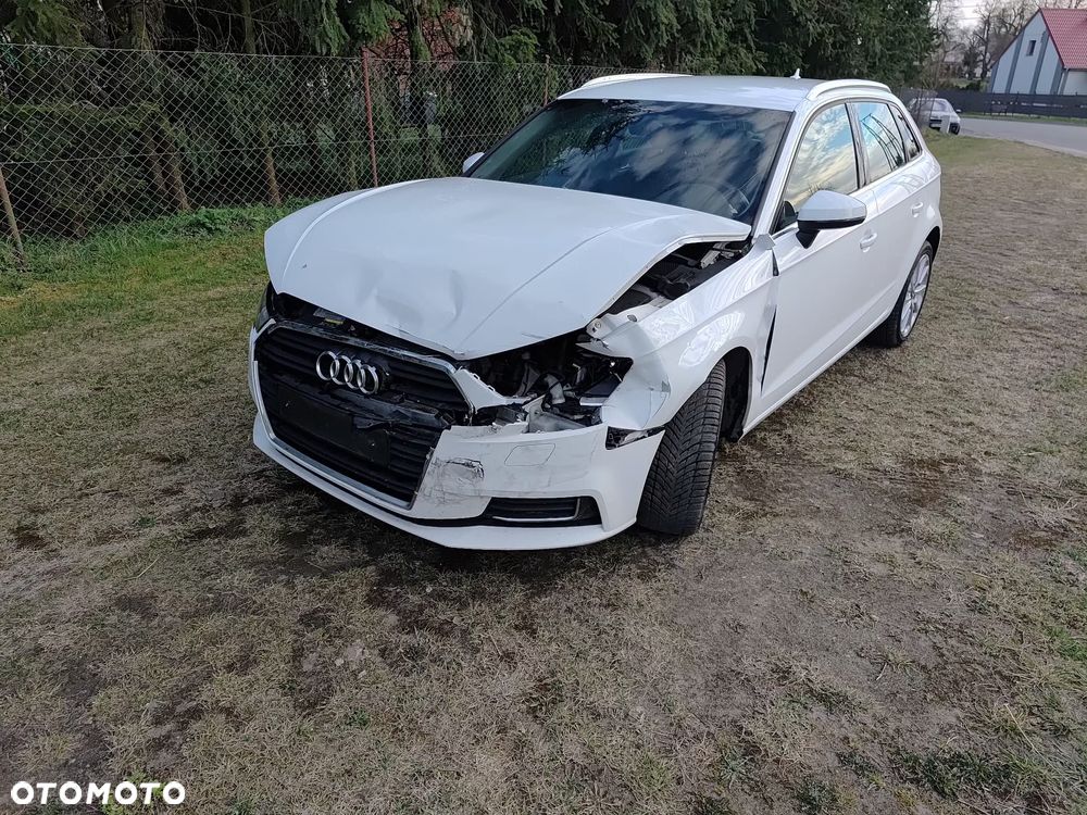 Audi A3 Sportback 1.6 TDI (clean diesel) S line Sportpaket - 2