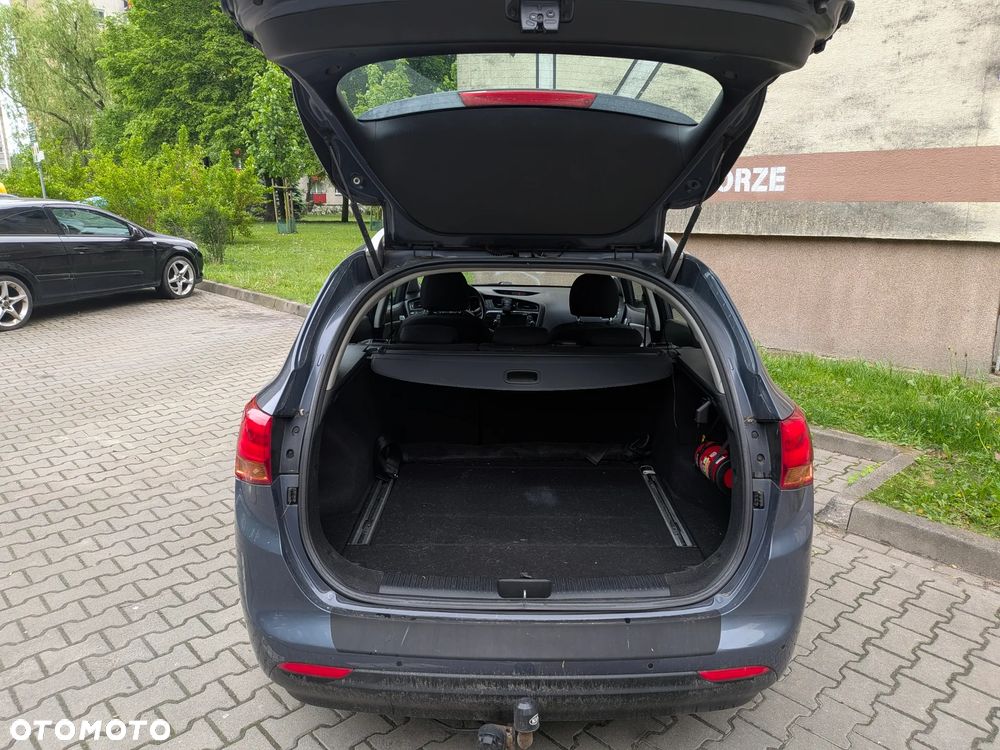 Kia Ceed 1.6 GDI Business Line - 13