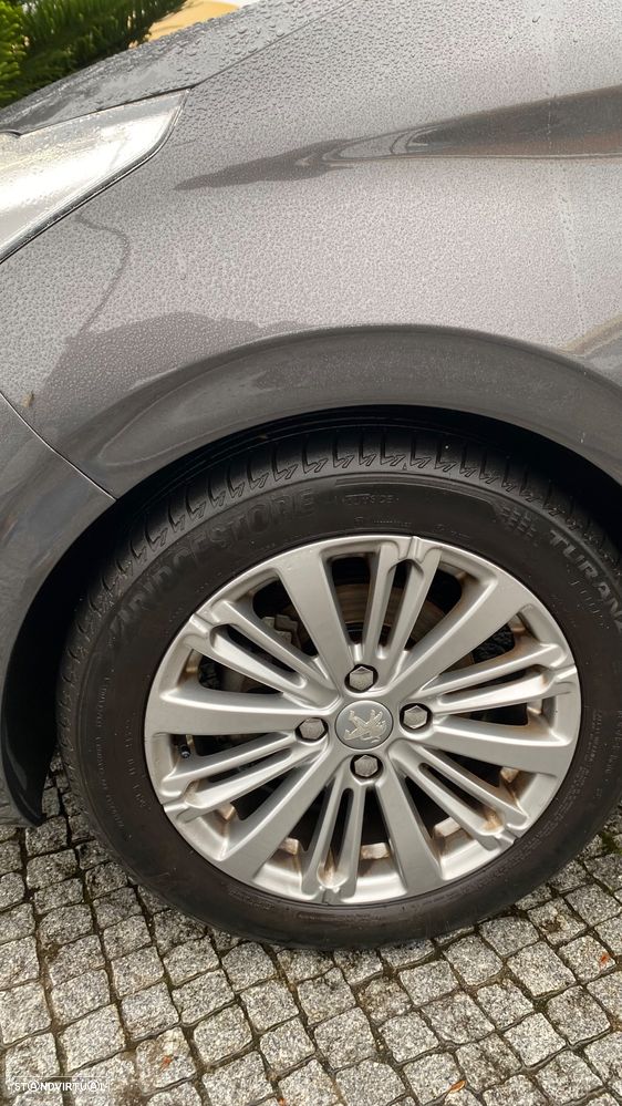 Peugeot 208 1.2 PureTech Signature - 18