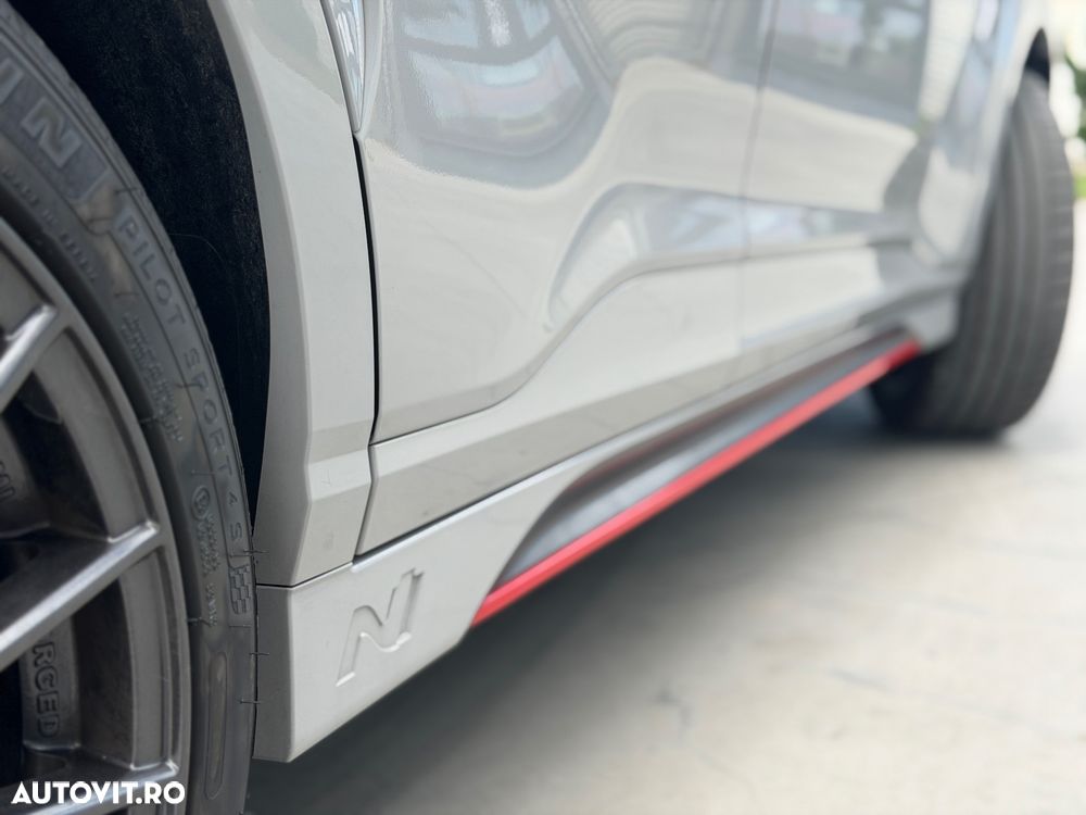 Hyundai KONA - 13