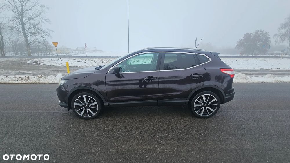 Nissan Qashqai 1.6 dCi Xtronic TEKNA+ - 4