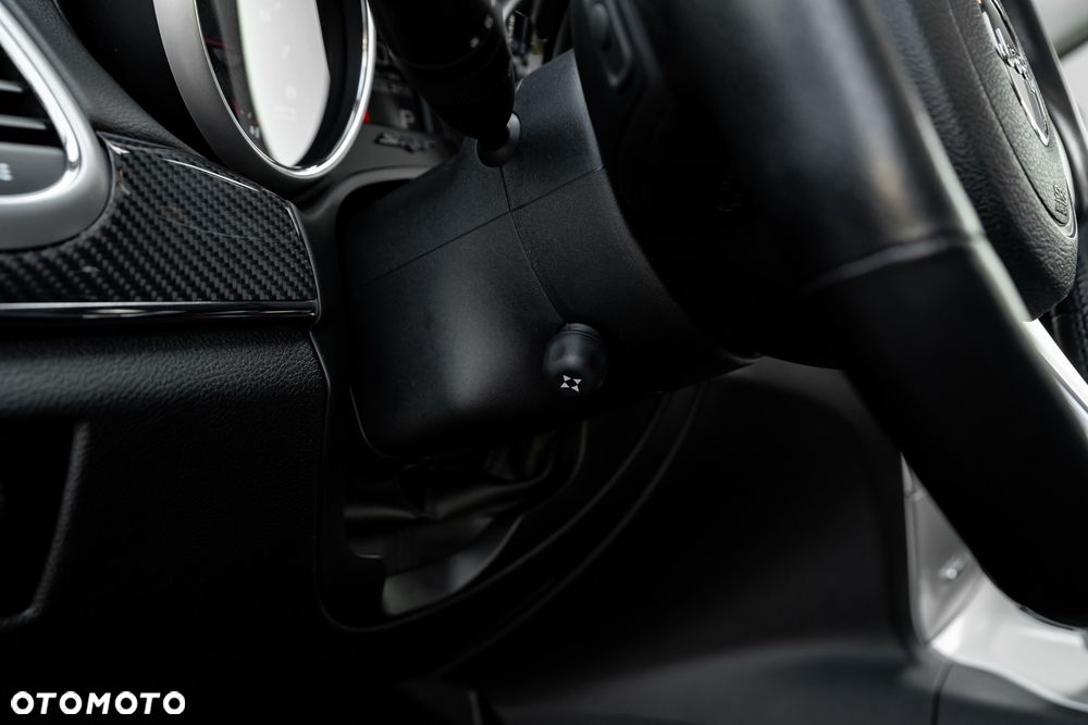 Jeep Grand Cherokee SRT8 - 40